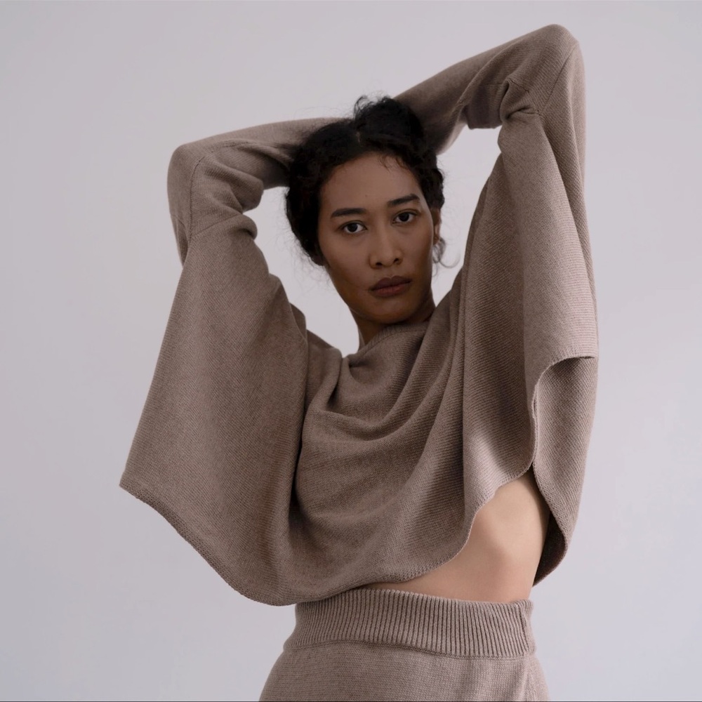 Avy&Co NIAS - FAWN Crop Sweater